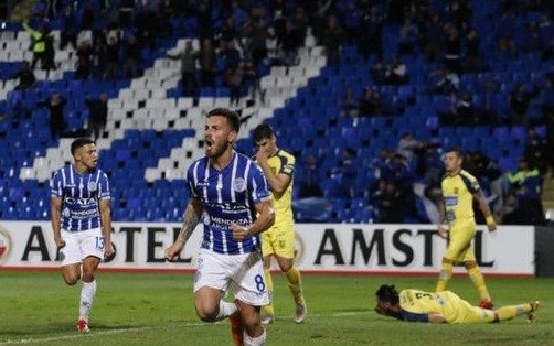 Con un triunfo frente a Concepción, El Tomba avanzó a octavos de la Copa Libertadores