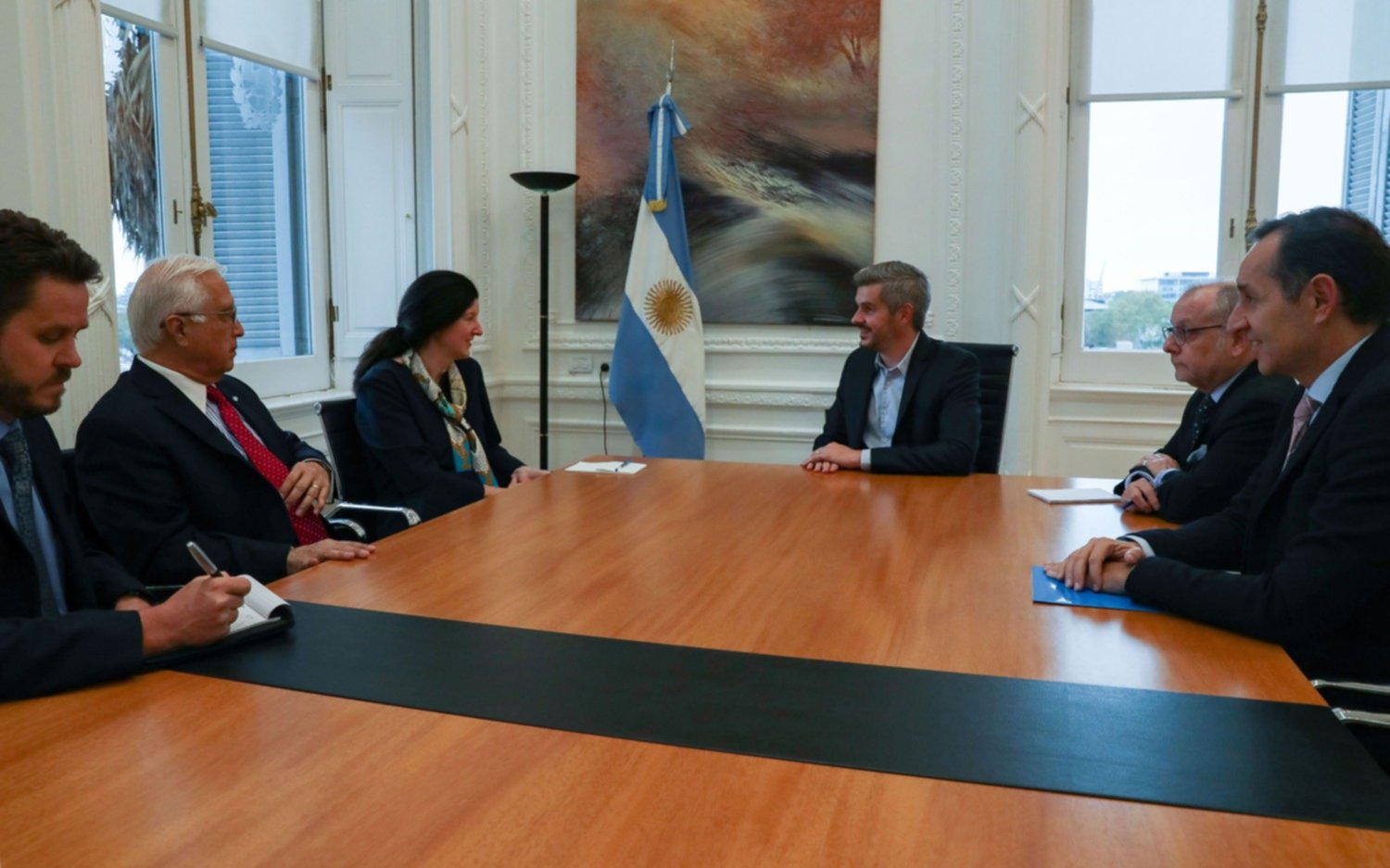 Marcos Peña recibió en la Casa Rosada a una funcionaria norteamericana