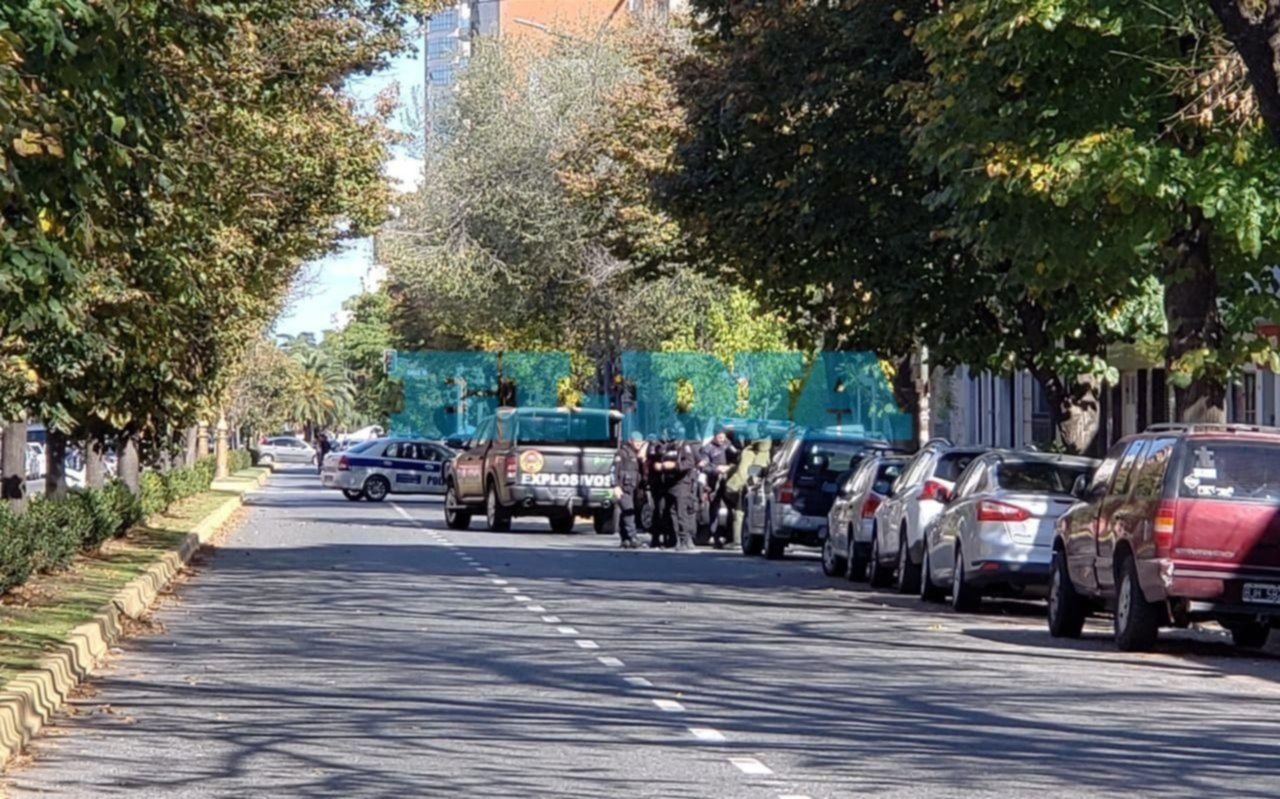 Revuelo en 44 entre 9 y 10 por el hallazgo de "material explosivo"