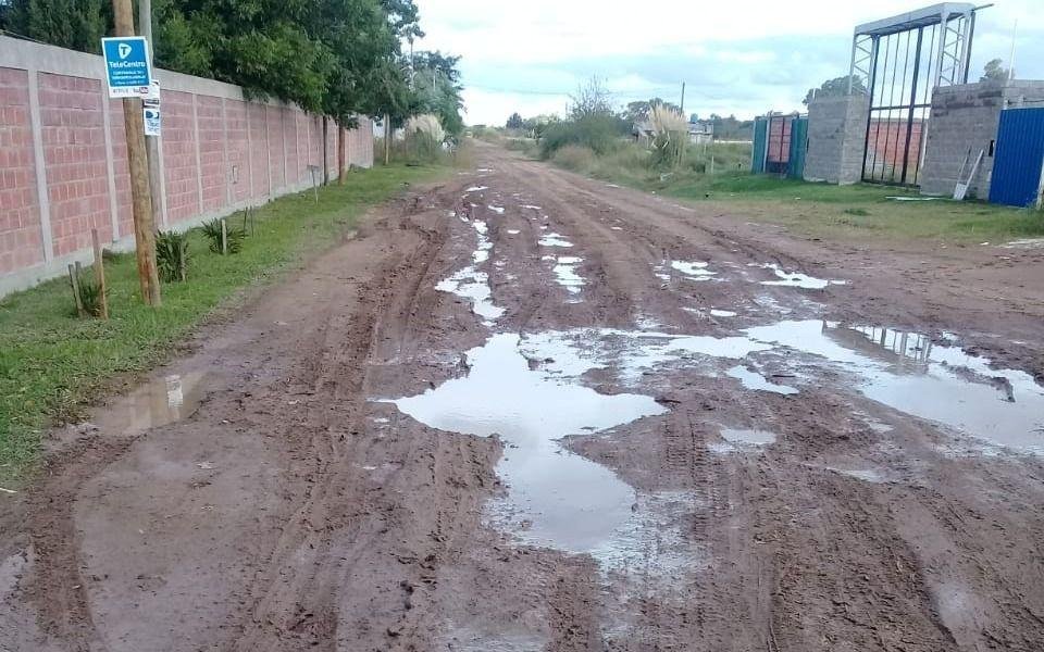 Barro, reiterados reclamos y ninguna solución en una zona de Etcheverry
