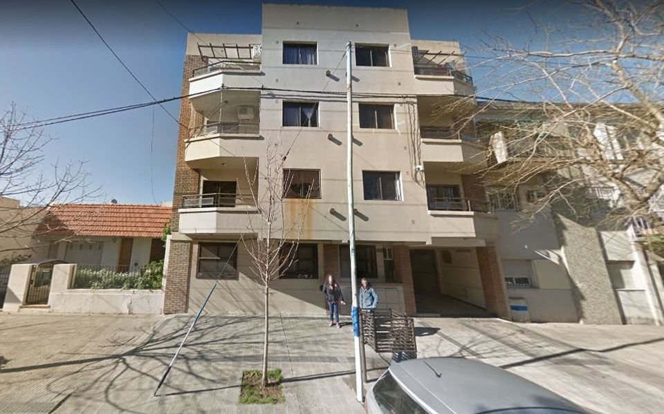 Vecinos atraparon a un menor que se metió a robar en un edificio en barrio Norte