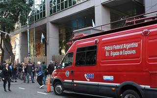 Amenaza de bomba en la Rosada y Diputados tras el incidente con un hombre armado en Casa de Gobierno