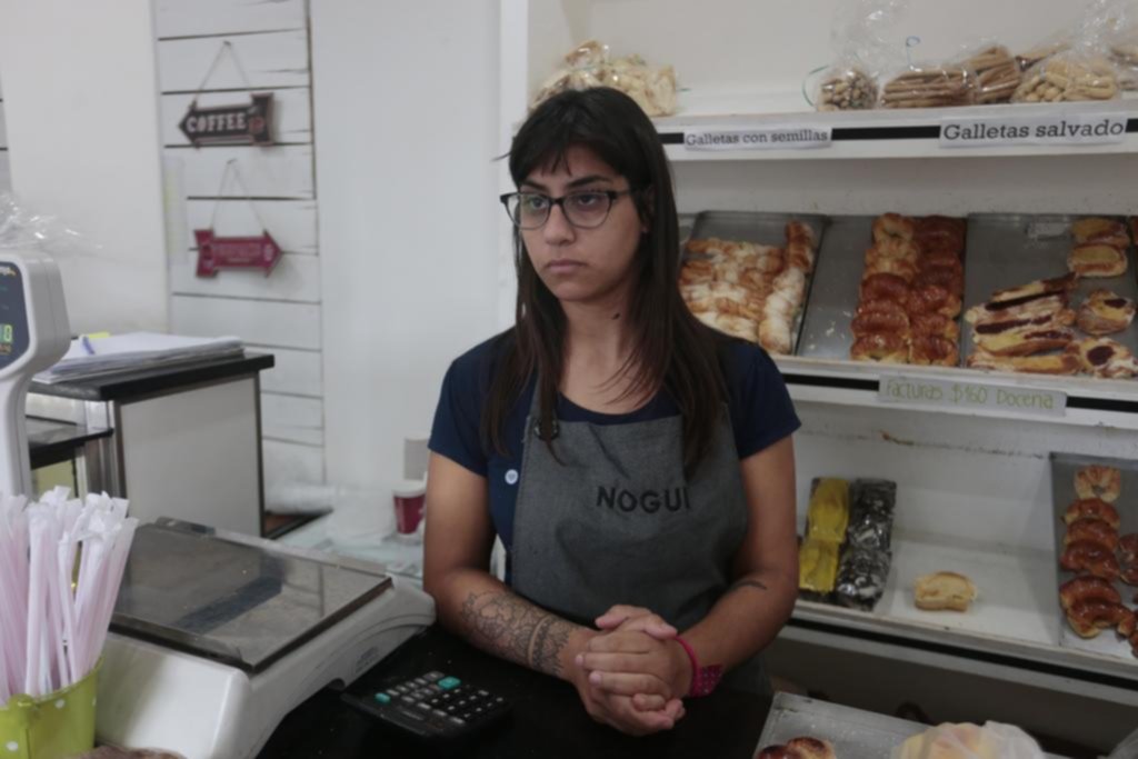 Amenazaron con balear a la empleada y robaron plata en una panadería
