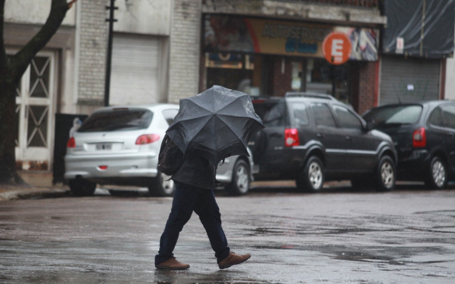 Sábado con cielo despejado por la mañana y probabilidad de lluvias y tormentas por la tarde
