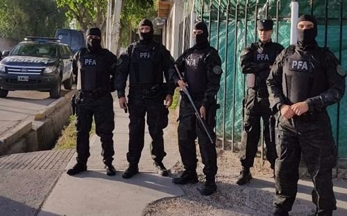 Policía detenido acusado de un doble crimen