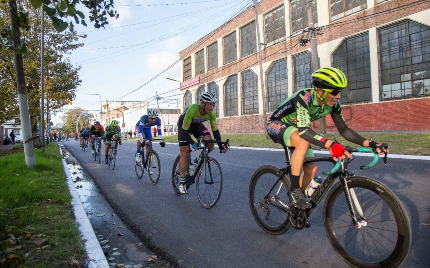 Competición de ciclismo nacional en Quilmes