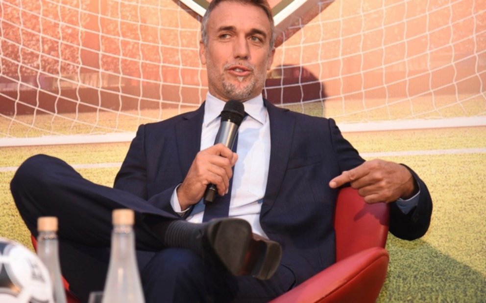 Gabriel Batistuta está a punto de debutar como director técnico