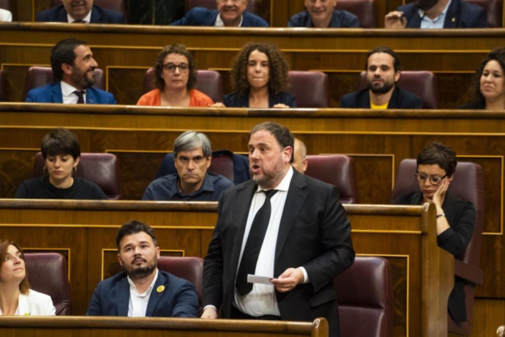 Tensión en el Congreso de España por jura de diputados independentistas catalanes