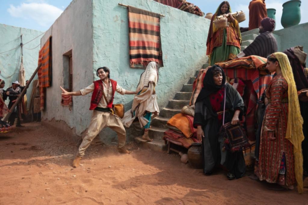 “Aladdin”: el príncipe vagoneta y el genio azul, ahora en carne y hueso