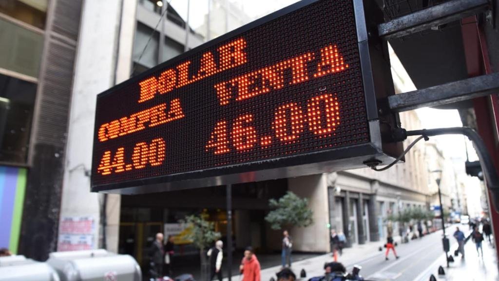 Polémica entre los economistas por el stocks de las Leliqs