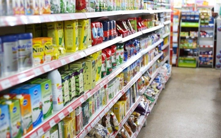 Las ventas en supermercados cayeron 14,5% en marzo