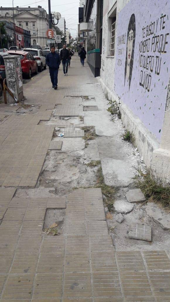 Veredas dinamitadas en el microcentro