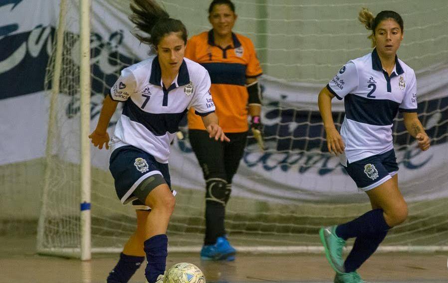 Empate 2-2 frente al puntero, en futsal femenino