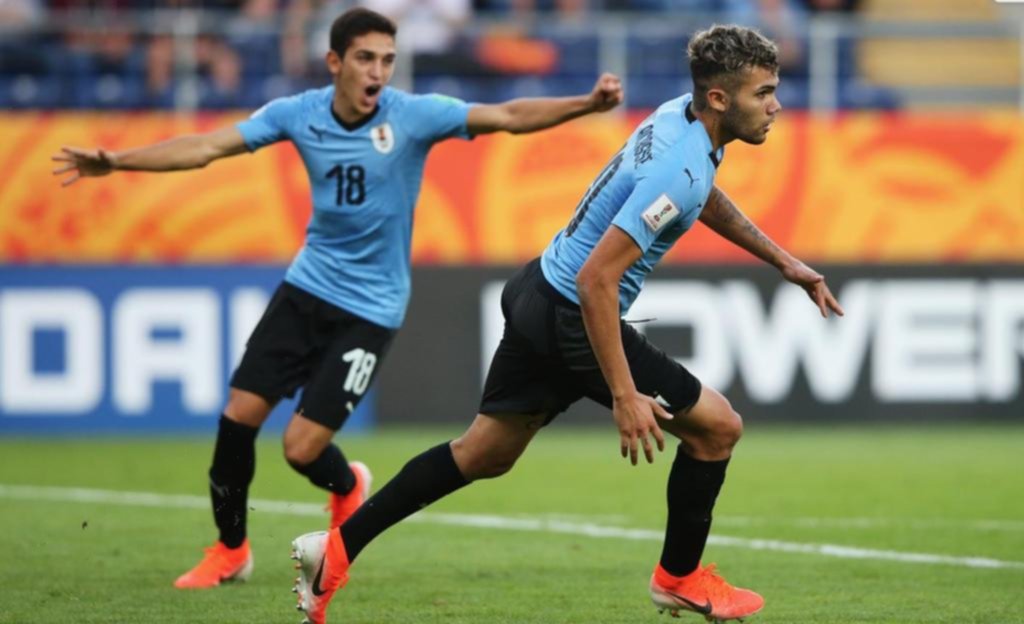 Uruguay y Nueva Zelanda, a octavos