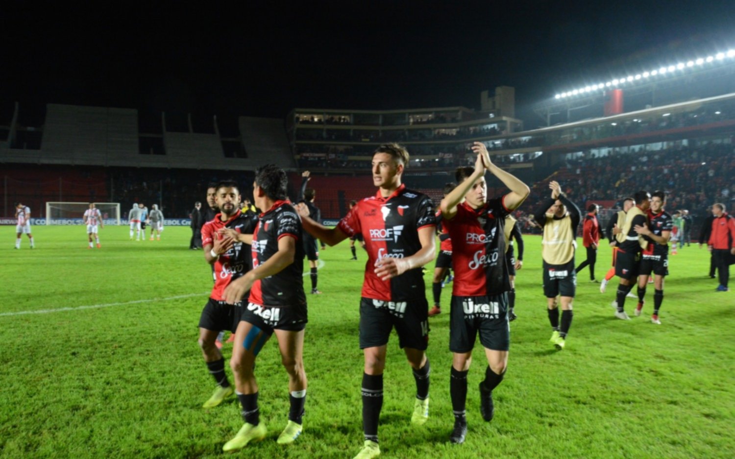 Colón se clasificó a los octavos de la Copa Sudamericana tras vencer a River de Uruguay