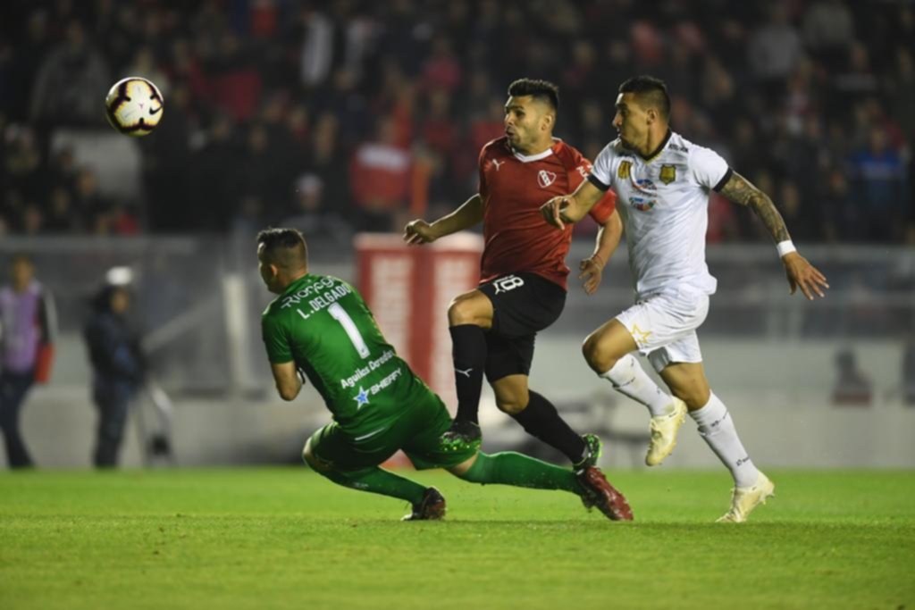 El Rojo despertó en el segundo tiempo y encontró el pasaje