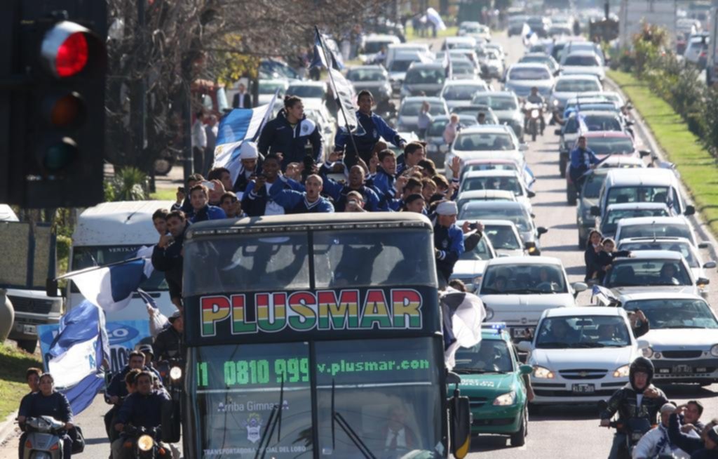 Hace 6 años Gimnasia ascendía, y la Ciudad se teñía de azul y blanco