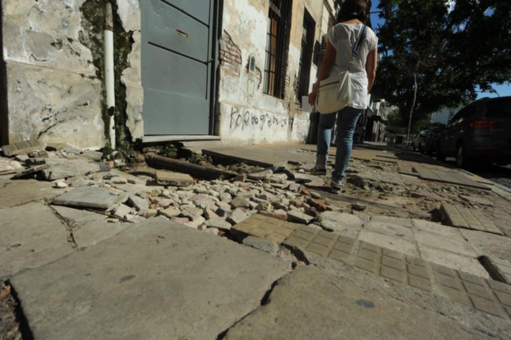Preparan un plan para estimular a los vecinos a reparar las veredas en ruinas