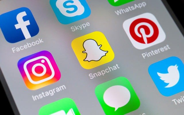 Aconsejan ser responsables a la hora de compartir imágenes de menores en las redes