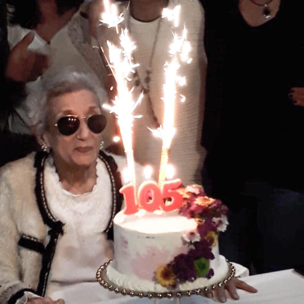 Impecable, Ofelia festejó sus 105 años de vida