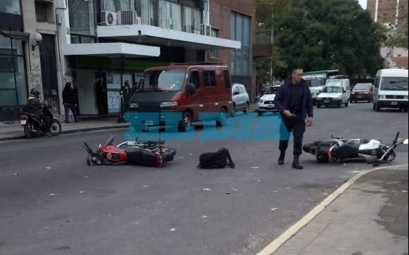 No aflojan: dos nuevos accidentes con motos como protagonistas en la Ciudad