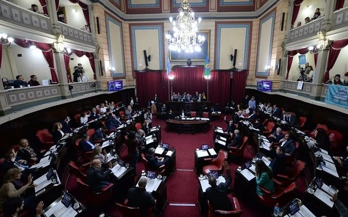 Provincia: El Senado dio media sanción a la Ley de Góndolas