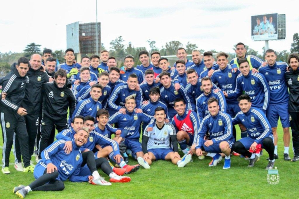El magnetismo del mejor del mundo acaparó la atención de los pibes del Sub 17