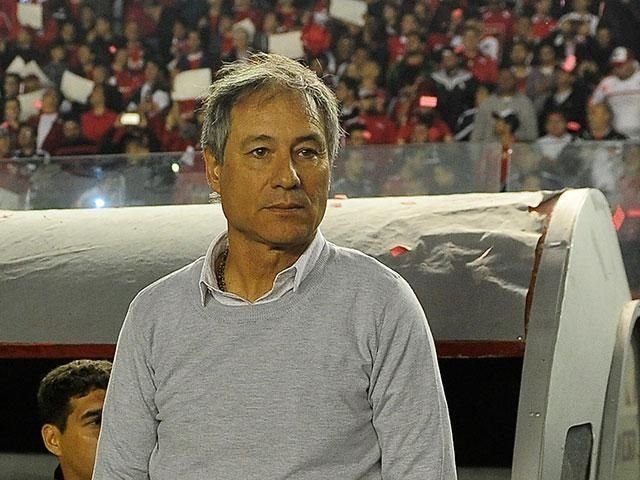 Holan se fue del Rojo, lo reemplazaría Beccacace y Soso suena en Defensa