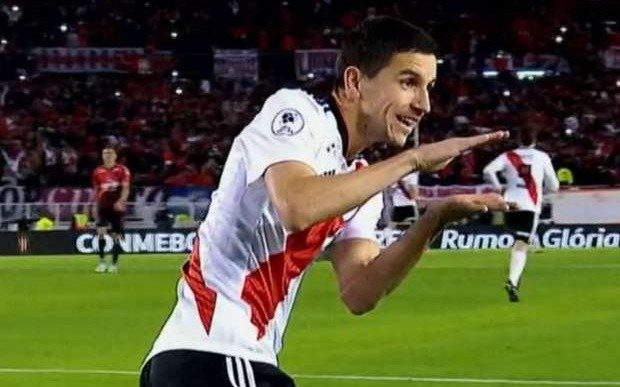 A quien le dedicó el gol Nacho Fernández con un festejo muy especial
