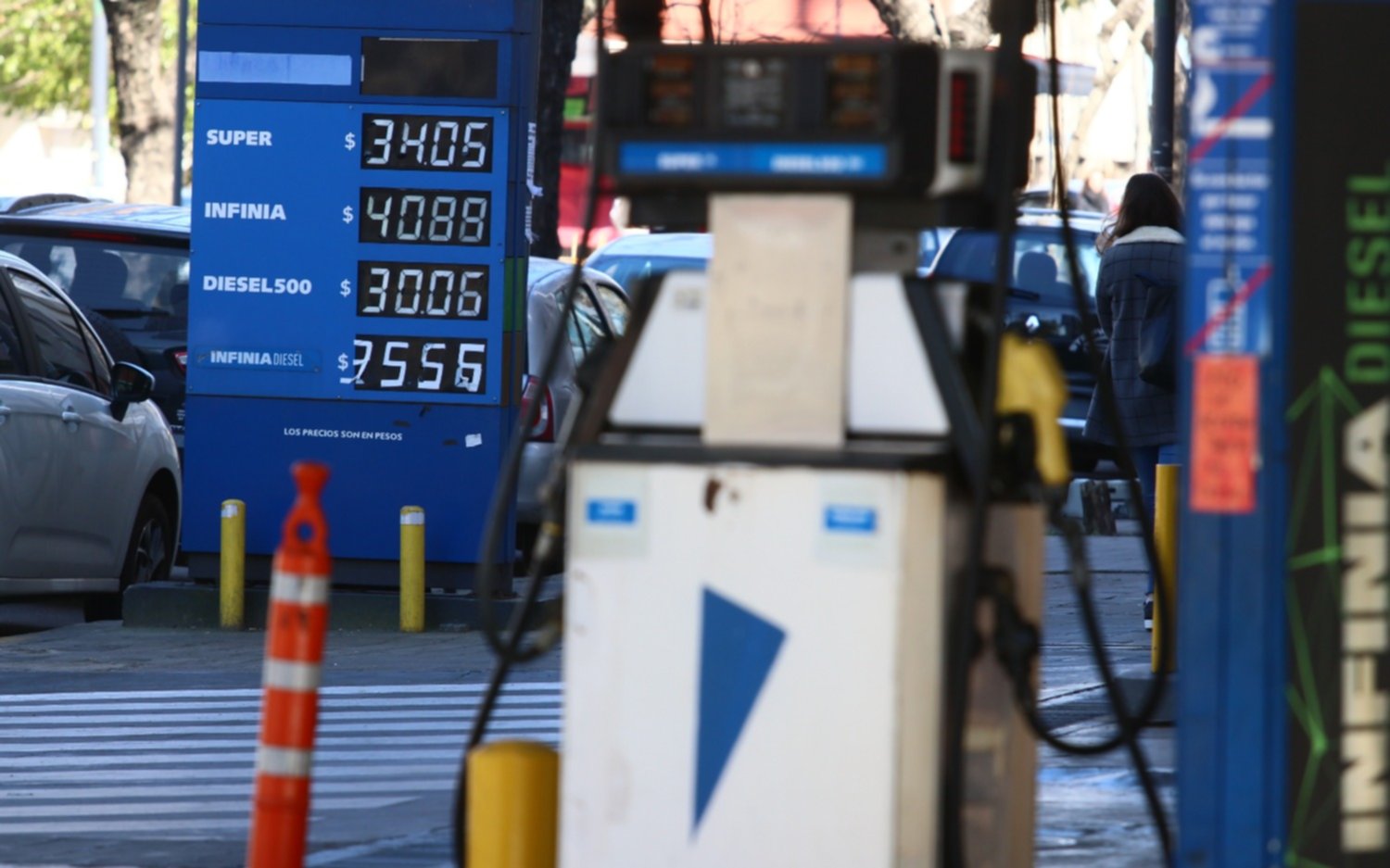 YPF aumenta desde la medianoche 1,5% sus combustibles al igual que Shell