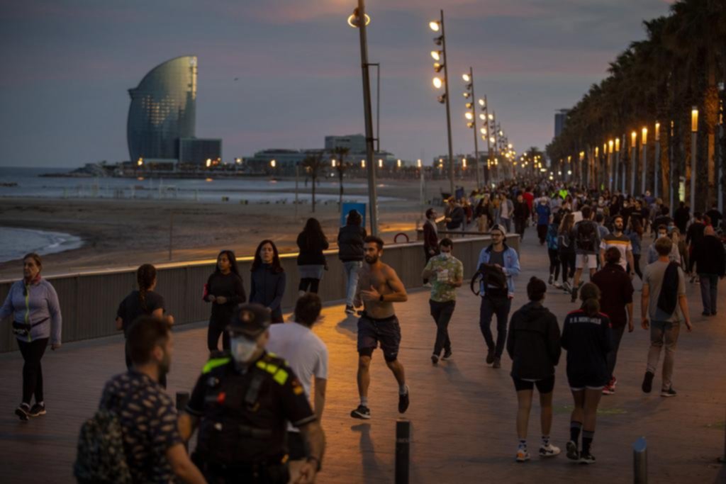 Del encierro a la liberación, España salió en masa a la calle