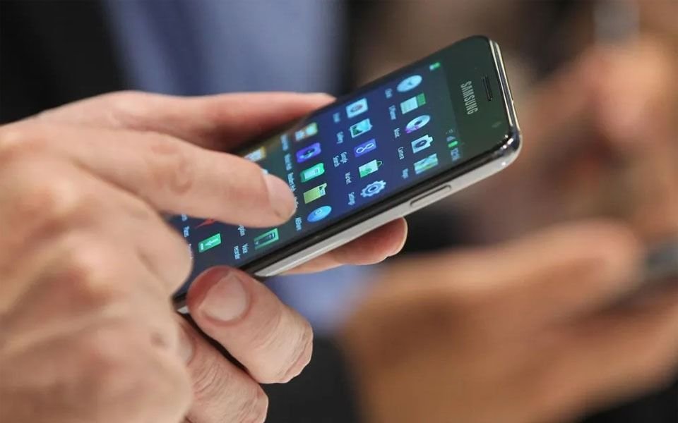 Celulares: se suman los pedidos para retrotraer las tarifas al 1º de febrero 
