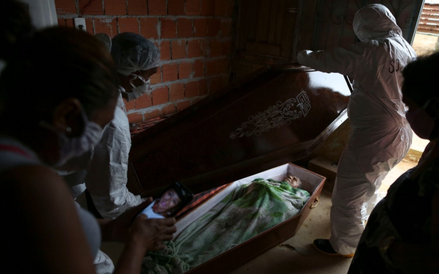 El coronavirus avanza en Brasil: ya son más de 7.000 los muertos