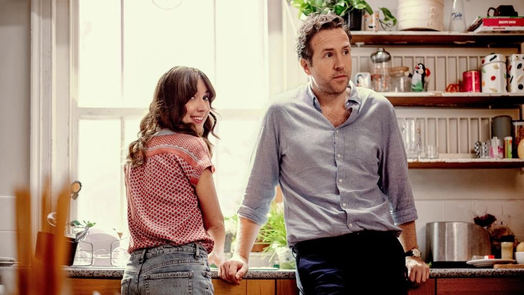 “Trying”: a veces tierna, a veces incómoda serie sobre la adopción