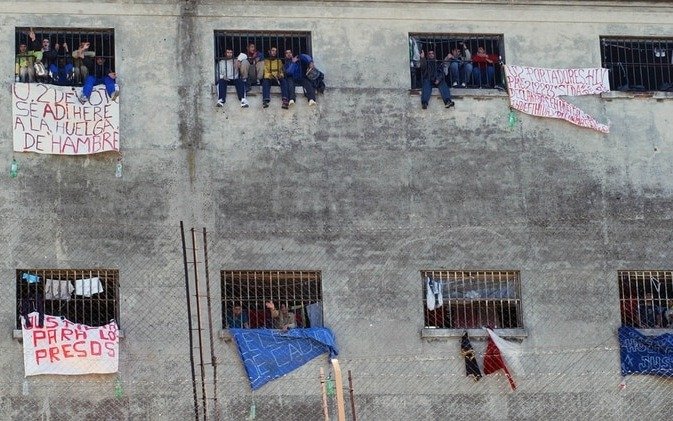 La Corte dejó sin efecto el fallo de Casación y suspendió las excarcelaciones 