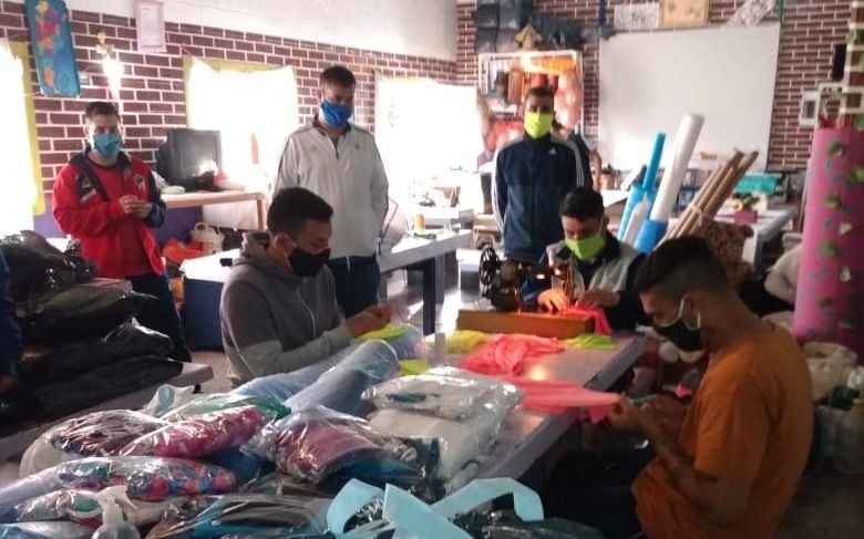 Presos de Gorina confeccionaron bolsas de dormir, frazadas y tapabocas para personas en situación de calle