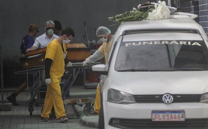 Brasil volvió a batir el récord de muertes diarias por coronavirus, con 600