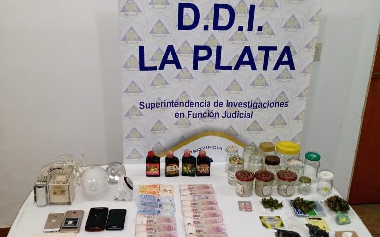 Una mujer y tres hombres detenidos tras el cierre de tres "kioscos" de droga en Villa Elvira