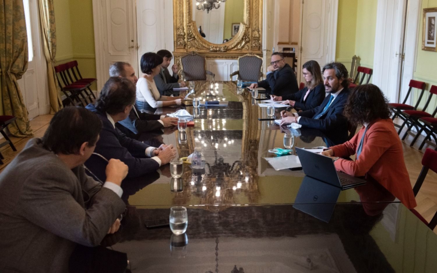 Antes de definir cómo continúa la cuarentena, se reunió el gabinete económico