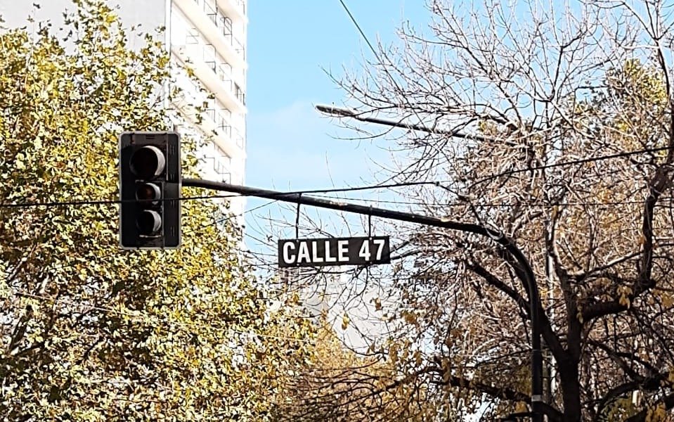 “En el semáforo de 1 y 47 andan solamente las luces amarillas”