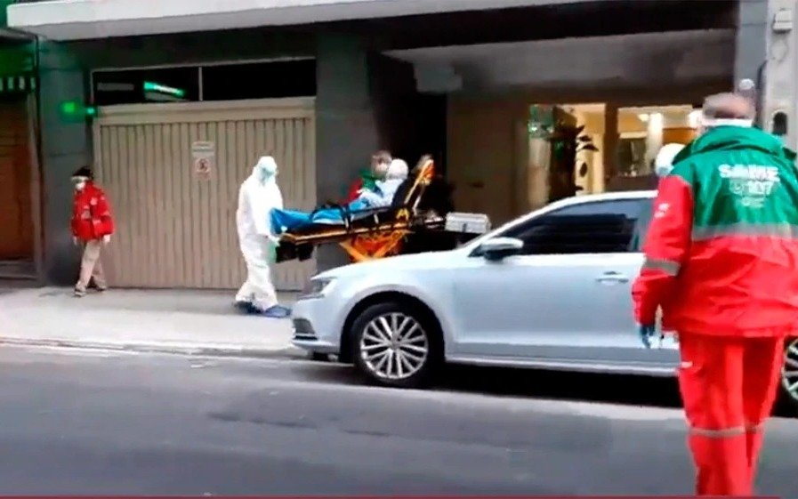 Evacuaron a 27 adultos mayores de un geriátrico porteño por casos de coronavirus