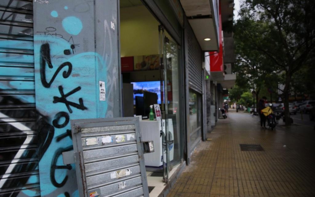 Garro suma más rubros al pedido de reapertura de la actividad comercial