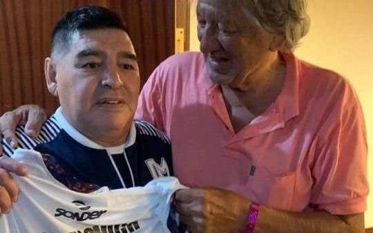 El homenaje de Maradona y Mascherano a Carlovich, una leyenda