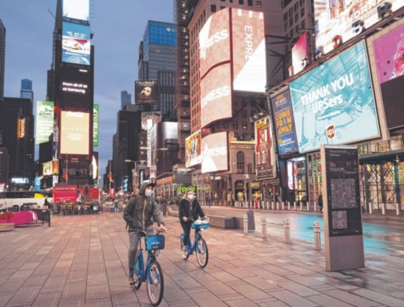 Nueva York cambió el metro por la bici, los ciclomotores y los monopatines
