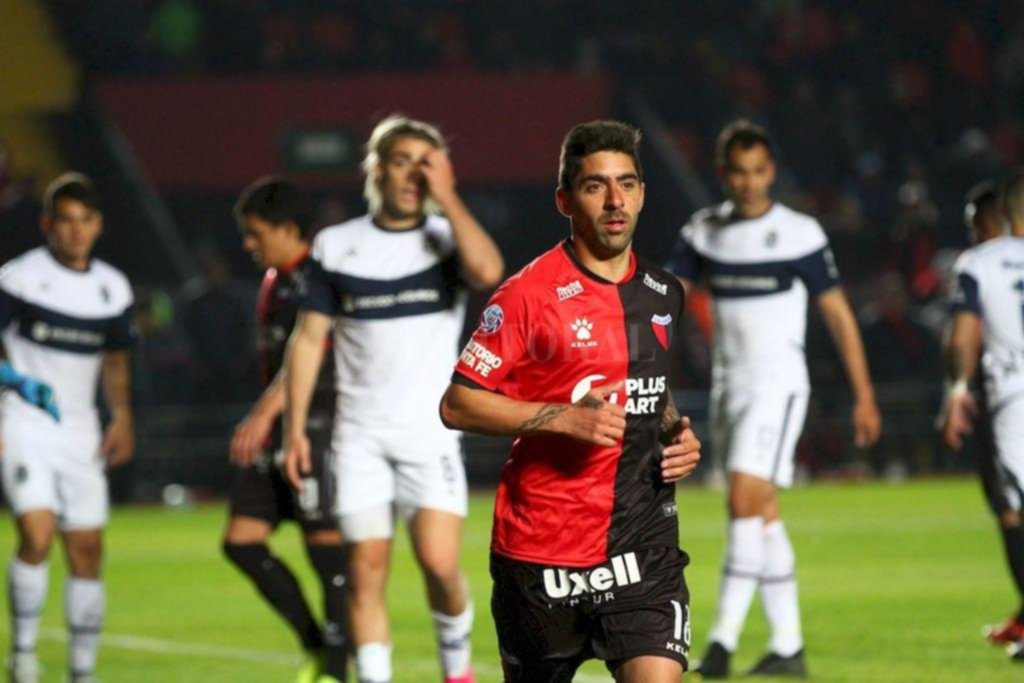 Díaz finaliza su contrato con Colón y aparece en el radar Tripero