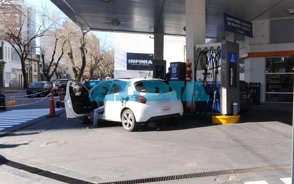 Por decreto, congelarán los precios de los combustibles hasta fin de año