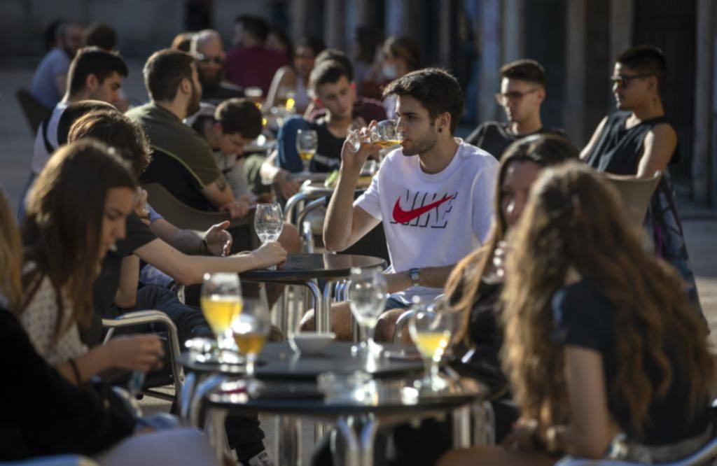 Después del desastre, España busca ponerse otra vez de pie