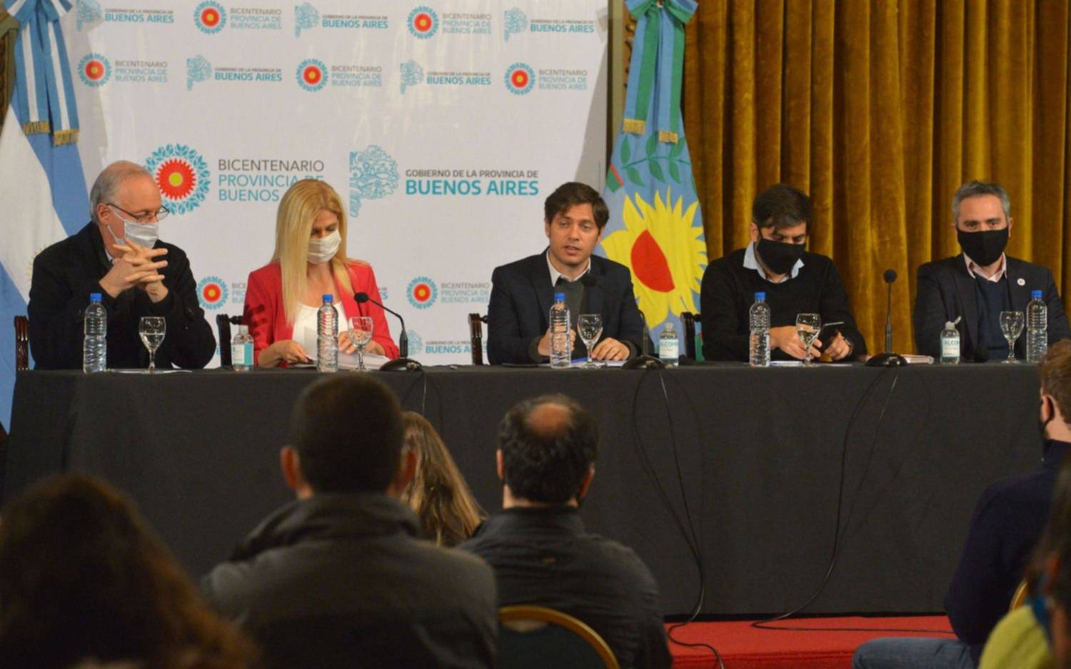 Kicillof convoca a voluntarios a trabajar en lugares de aislamiento y barrios populares