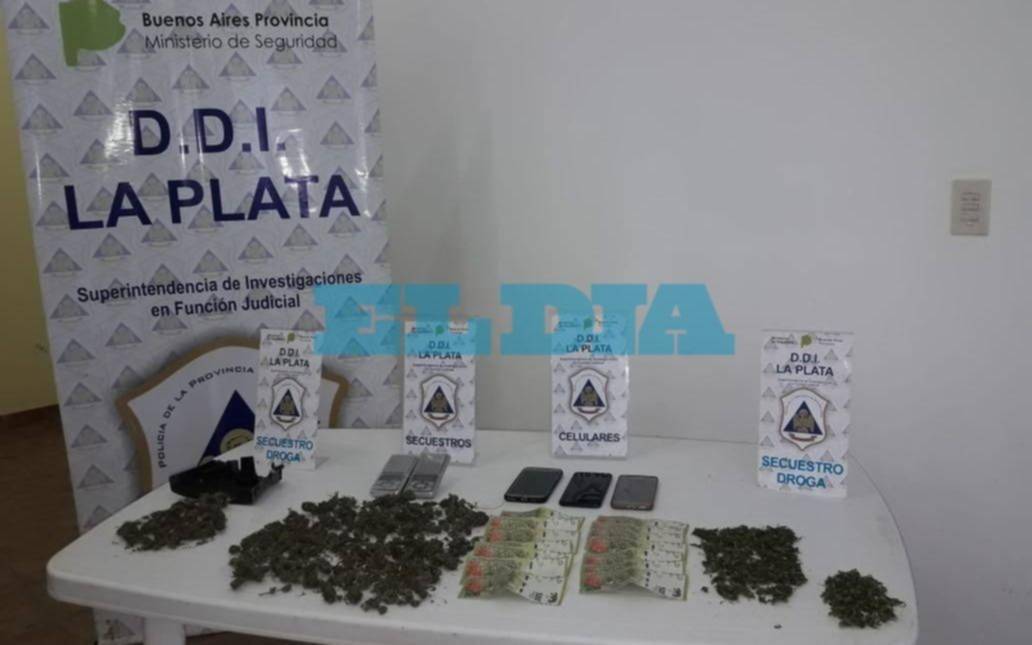 Por un "delivery" de droga detienen a tres sujetos en 31 y 60 