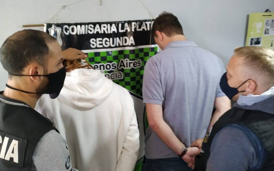 Cinco detenidos en procedimientos por violar la cuarentena y poseer drogas
